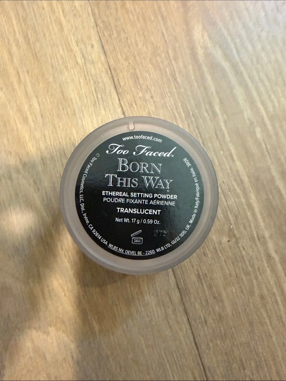 Too Faced Setting Powder in Translucent - Picture 3 of 3